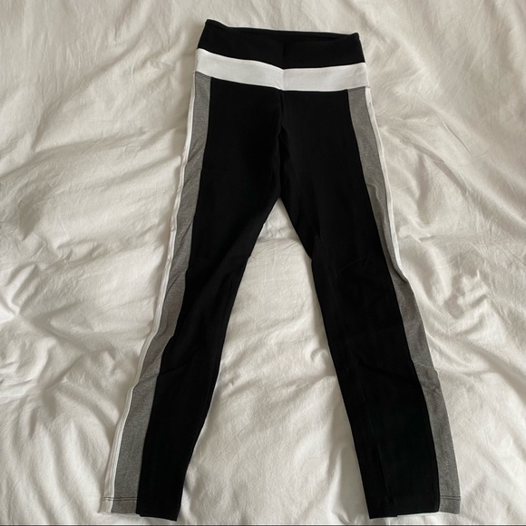 VS Pink Black Leggings with Rainbow Checker Pattern Size Small - Picture 2 of 8